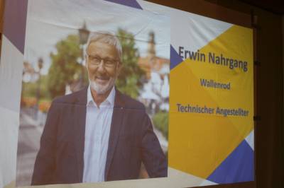 Mit einer Fotoshow stellte Gunther Sachs die 37 Kommunalwahl-Kandidaten der Lauterbacher CDU vor