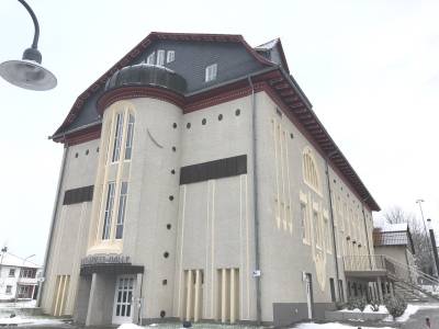 Wartet noch auf eine würdige Einweihungsfeier für die Bürger: Die frisch sanierte Adolf-Spieß-Halle