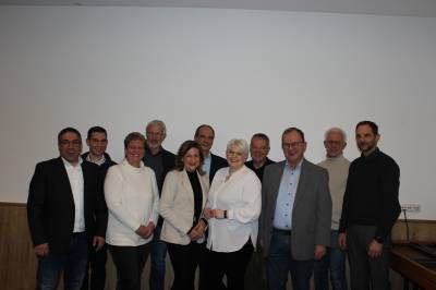 Der neue CDU-Vorstand in Lauterbach mit Stadtverbandsvorsitzender Jennifer Gießler (5. von rechts)